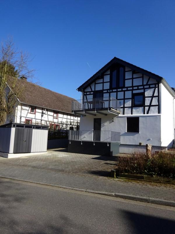 Exklusive, Kernsanierte Am Rursee Appartement *